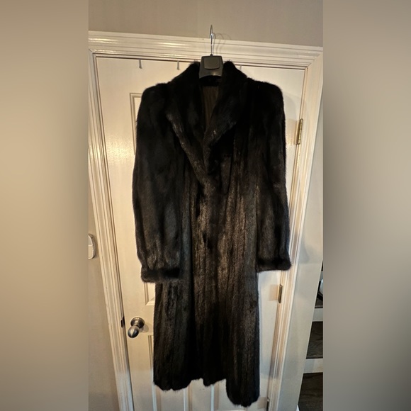Mink full length fur coat - Picture 3 of 3
